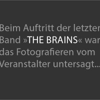 Beim Auftritt der letzten Band »The Brains« war das Fotografieren vom Veranstalter untersagt... / Wrestling-Veranstaltung "Better be Dead Circus - Horror küsst Wrestling küsst Rockmusik" am 30.04.2015 in Dresden, Reithalle, Strasse E