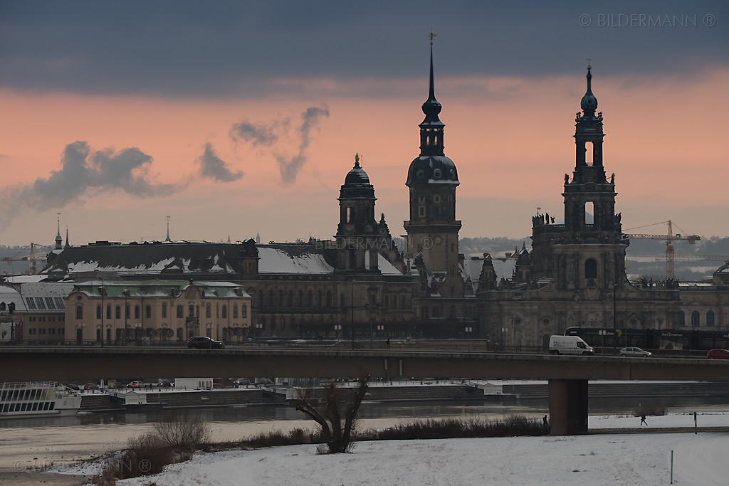 Foto: Spätnachmittäglicher, winterlicher Blick auf die Altstadt von Dresden (Sachsen)