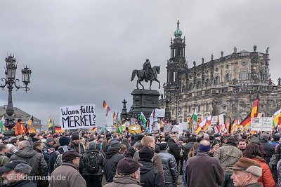 PEGIDA-Kundgebung am 25.01.2015 ab 14:30 Uhr auf dem Theaterplatz in Dresden